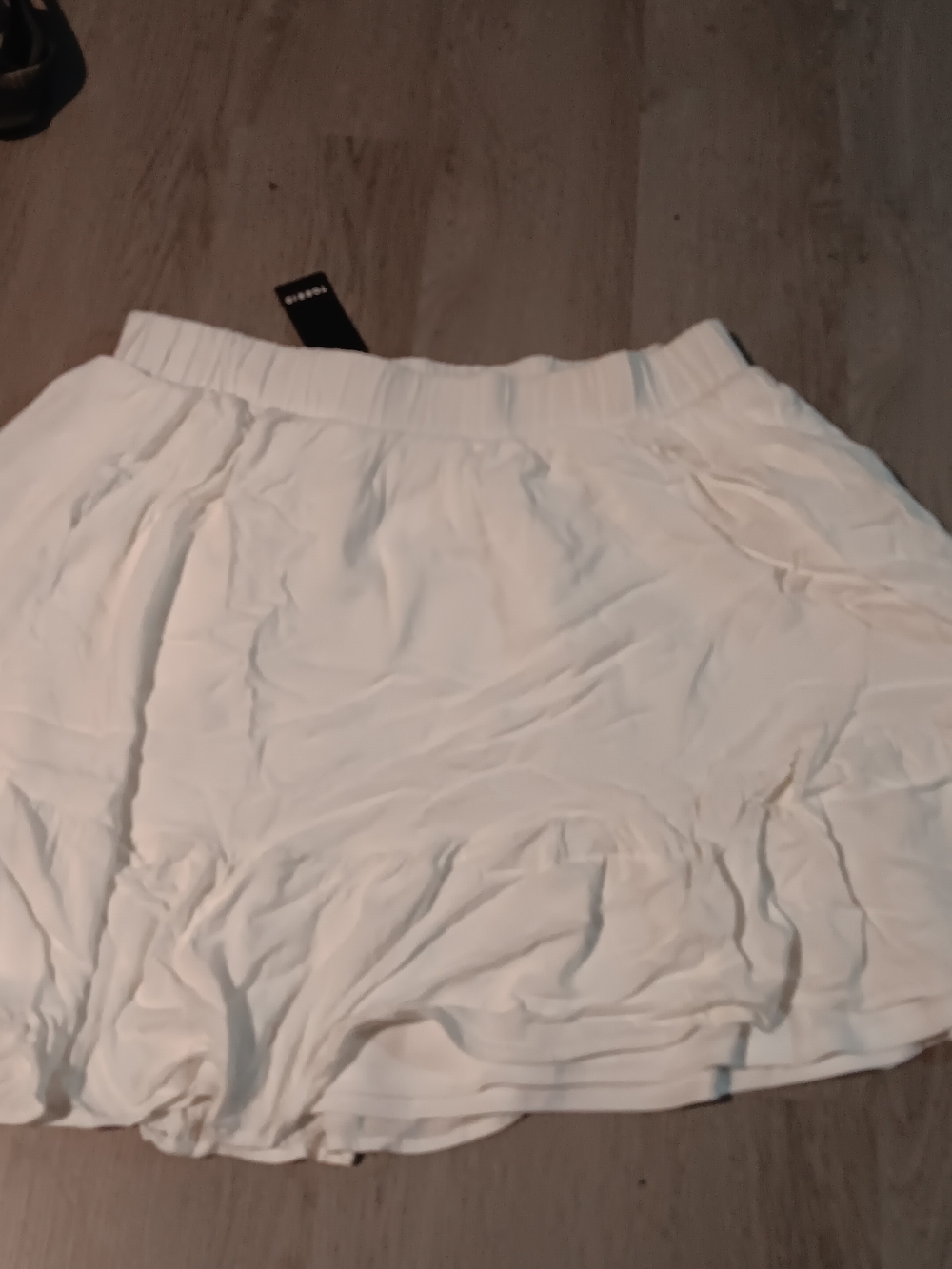 torrid White Elastic-Waist Mini Skirt